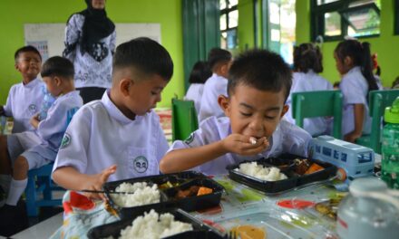 MBG di Hari Libur: Program Gizi atau Mesin Pemborosan Anggaran, Otak Atik MBG Kepala BGN Berpotensi Masuk BUI