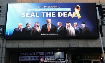 Dari Davos ke Ruang Gelap Diplomasi: Kedekatan Prabowo Israel dan Krisis Transparansi