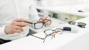Cermati Protect Gandeng DR SPECS Luncurkan Perlindungan Khusus Kacamata